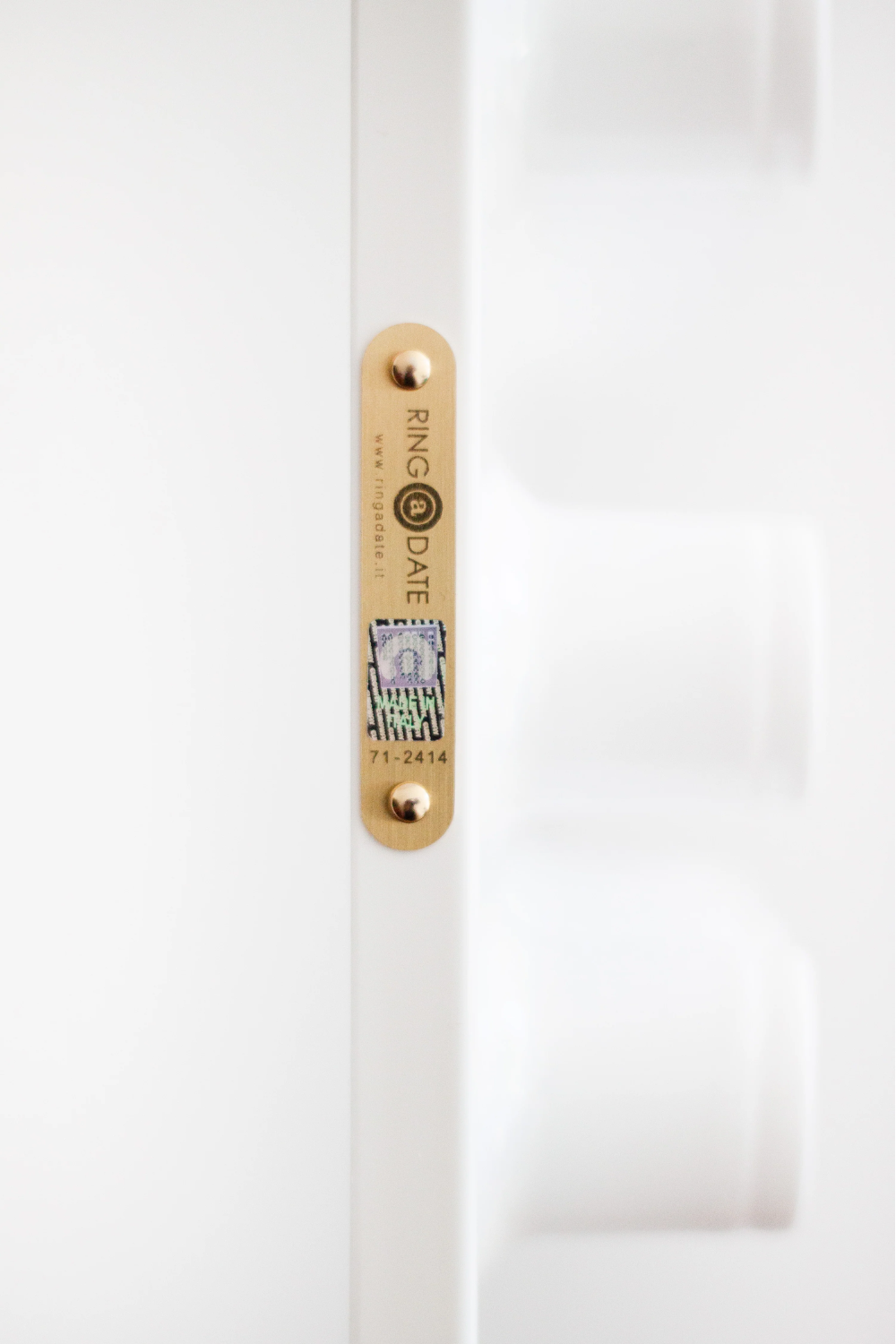Ring-A-Date Perpetual Calendar by Giorgio Della Beffa (White)